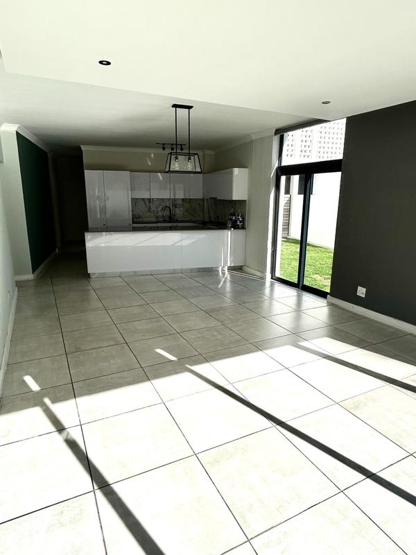 To Let 3 Bedroom Property for Rent in Somerset West Western Cape